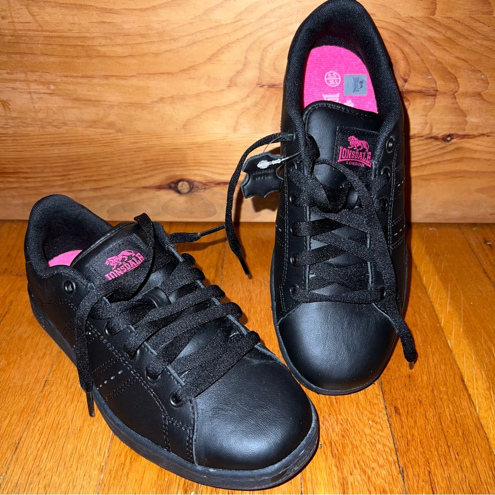 Lonsdale Women’s Leyton Lace Up Trainers Casual Sneakers. NWOT
